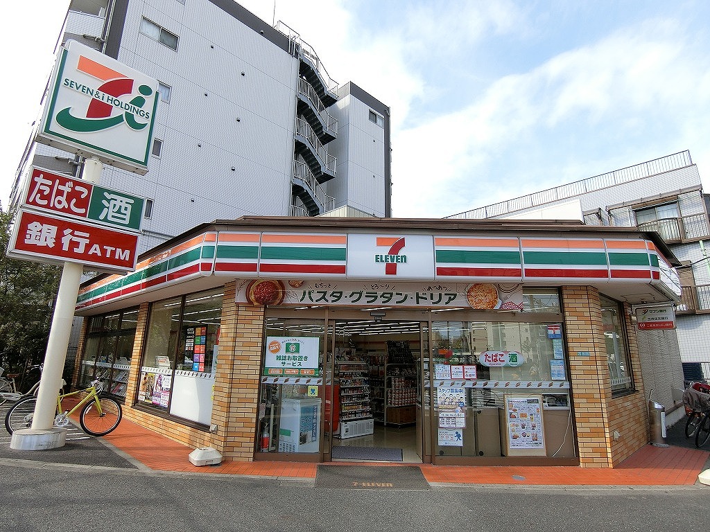 コンビニ　セブンイレブン（コンビニ）まで150m