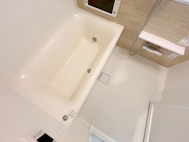 バス・シャワールーム　広めのお風呂は一日の疲れを癒してくれます。