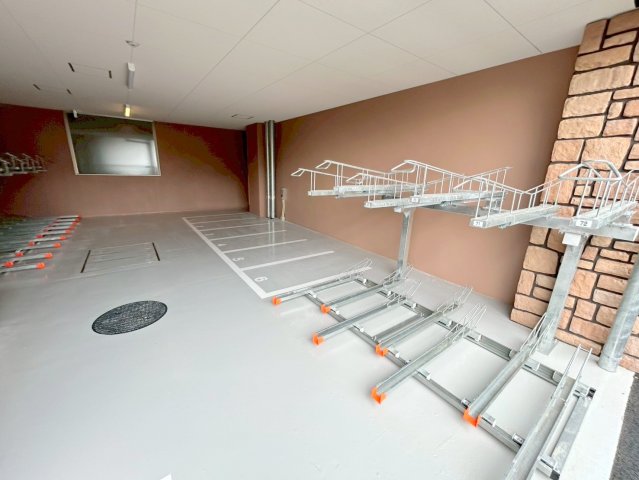 駐車場　敷地内には入居者専用の駐輪スペースもあります。