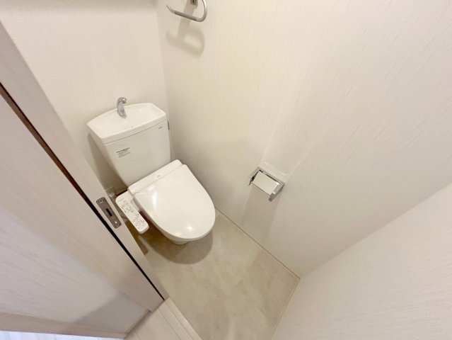 トイレ　綺麗なトイレにはウォシュレット標準装備です。