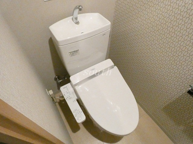 トイレ　ウォシュレット付きのトイレ