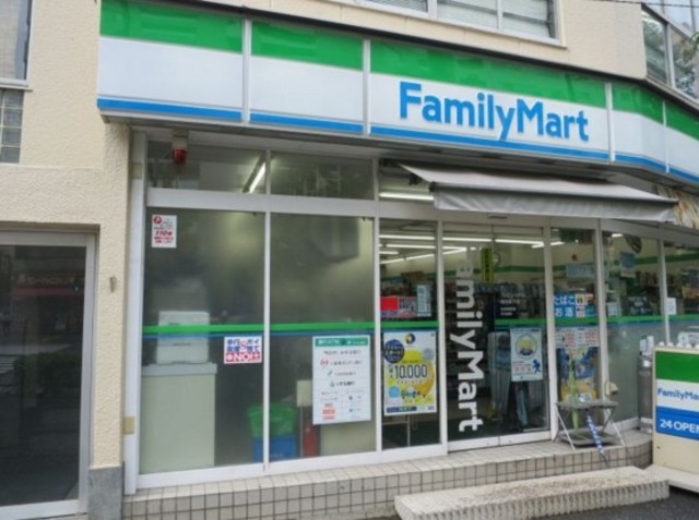 コンビニ　ファミリーマート清水坂下店（コンビニ）まで228m