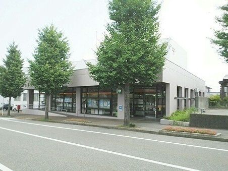 郵便局　長岡西郵便局（郵便局）まで700m