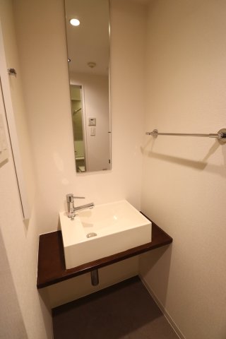 洗面設備　コンパクトで使いやすい洗面所