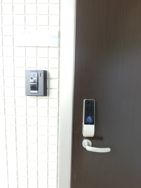 セキュリティ　カードキーは防犯性が高く、施錠・開錠がスムーズ