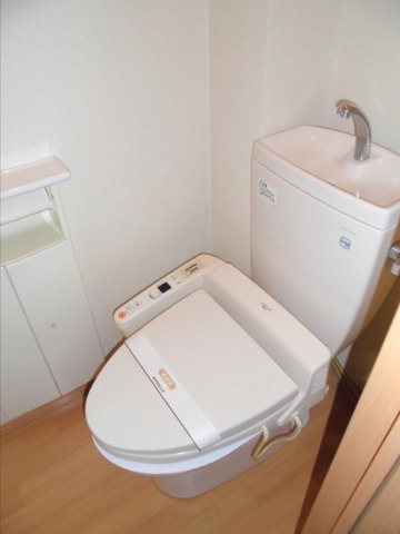 トイレ　別のお部屋の写真です