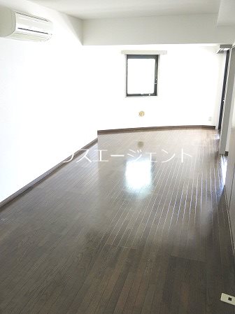 その他部屋・スペース　洋室も広く、7畳と5.5畳※参考画像
