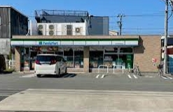 コンビニ　ファミリーマート 名古屋西高校前店（コンビニ）まで221m
