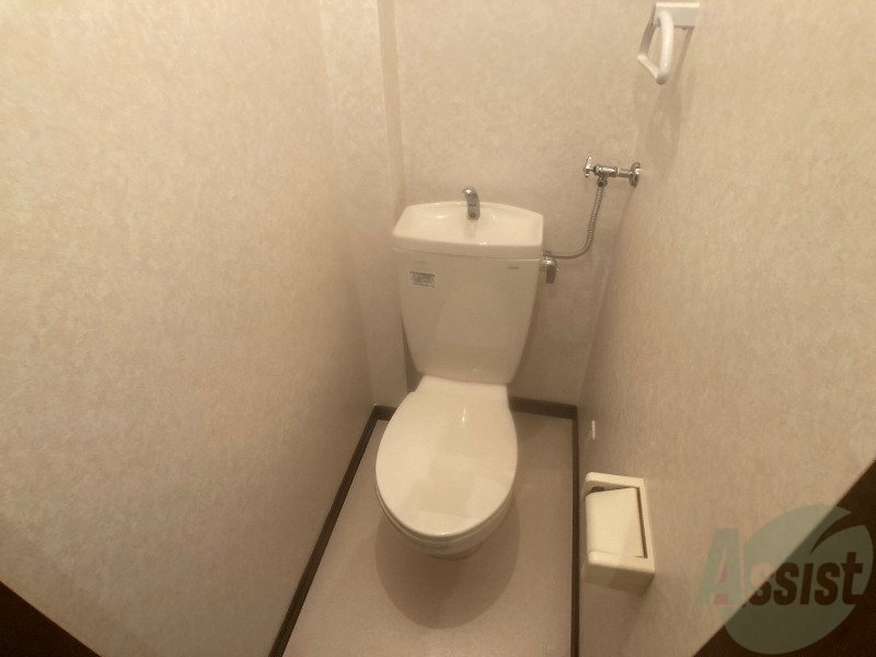 トイレ　こちらはトイレです。清潔感があり、安心して使用できます。
