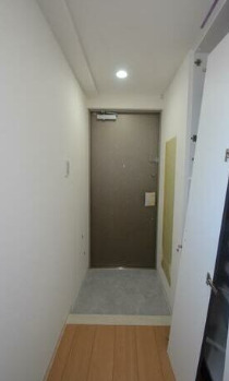 玄関　※別部屋の参考写真です。