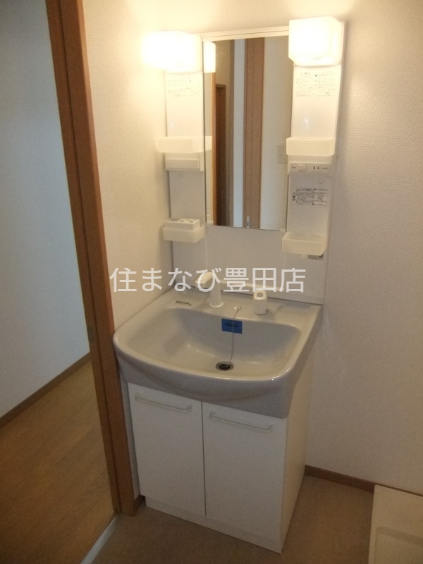 洗面設備　同型タイプ