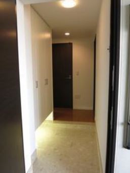 玄関　※別部屋参考写真