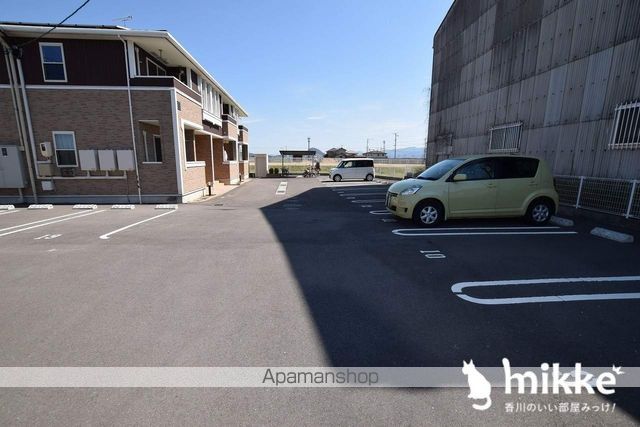 駐車場　駐車場