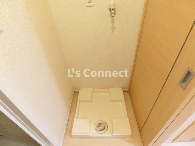その他設備　室内洗濯機置き場には排水パン付き。