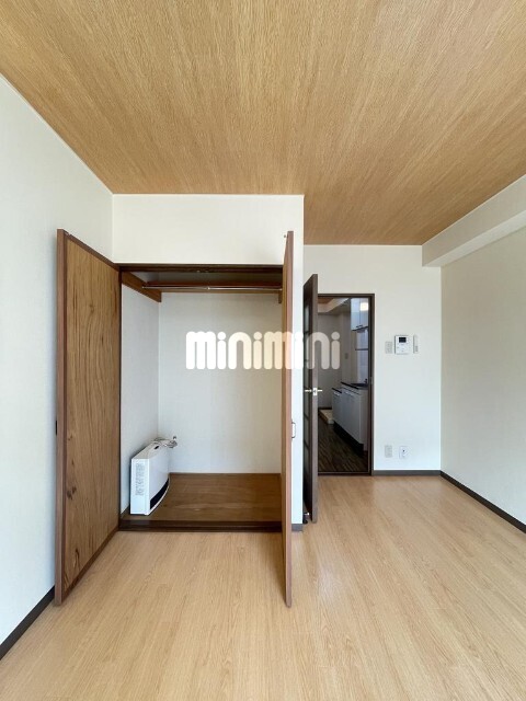 収納　同一物件、別部屋の写真です。