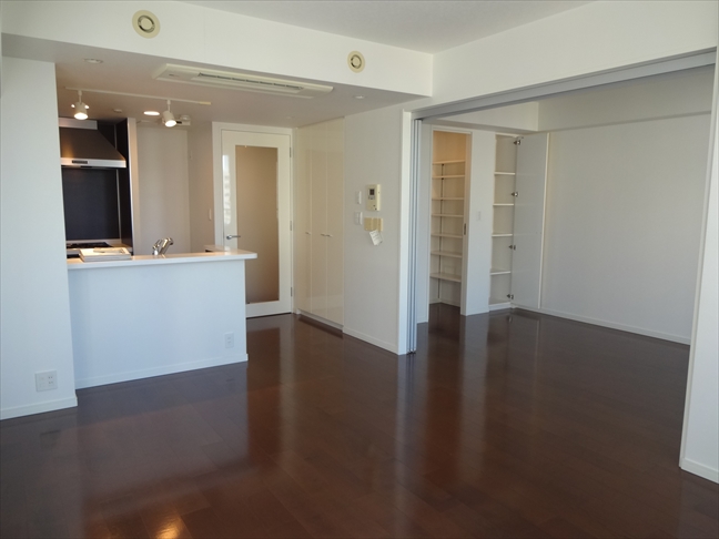 居室・リビング　同マンション別部屋