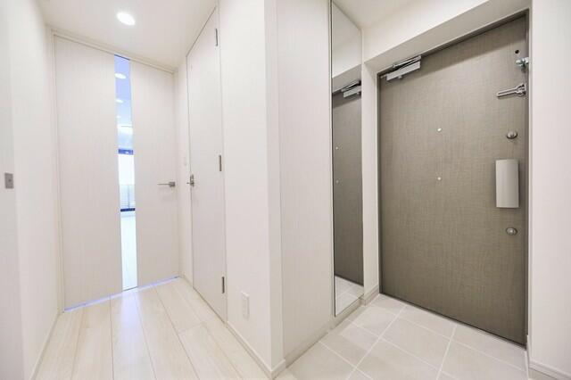 玄関　※写真は同タイプ住戸です。