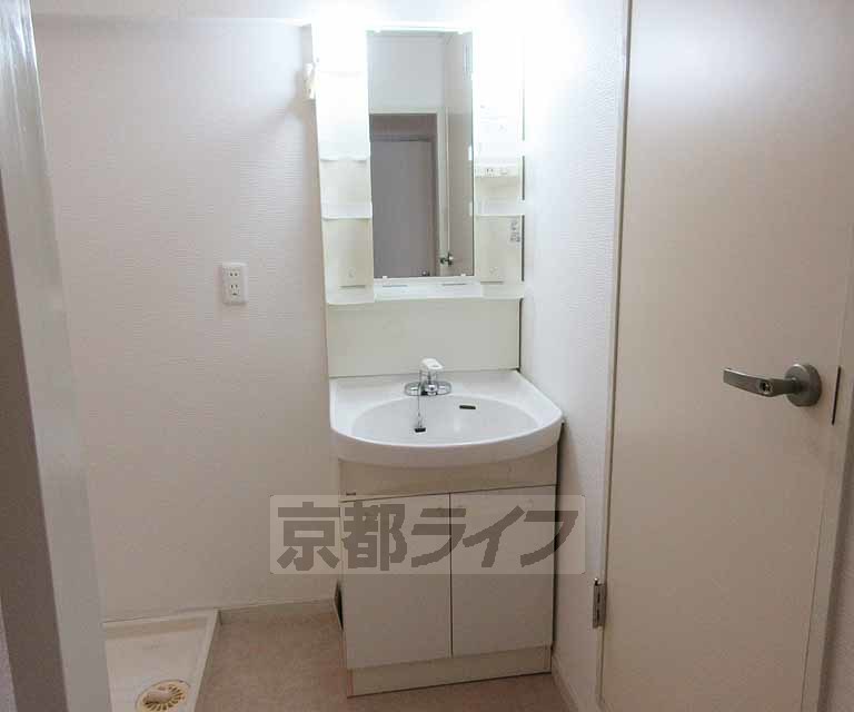 洗面設備　収納多いです～～！