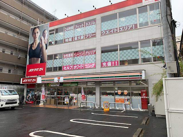 コンビニ　セブンイレブン東武練馬駅北口店（コンビニ）まで202m
