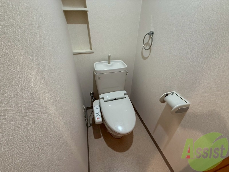 トイレ　トイレはウォシュレット付きです。シャワートイレは嬉しいですね