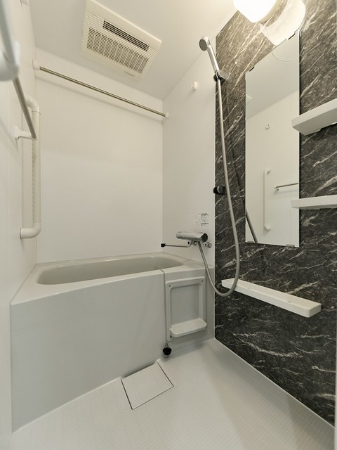 バス・シャワールーム　※写真は同タイプ住戸です。