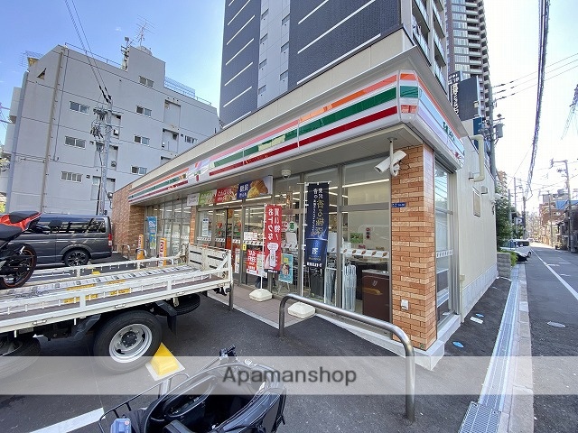 コンビニ　セブンイレブン（コンビニ）まで240m