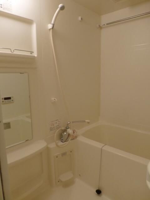 バス・シャワールーム　写真は同タイプ住居です。