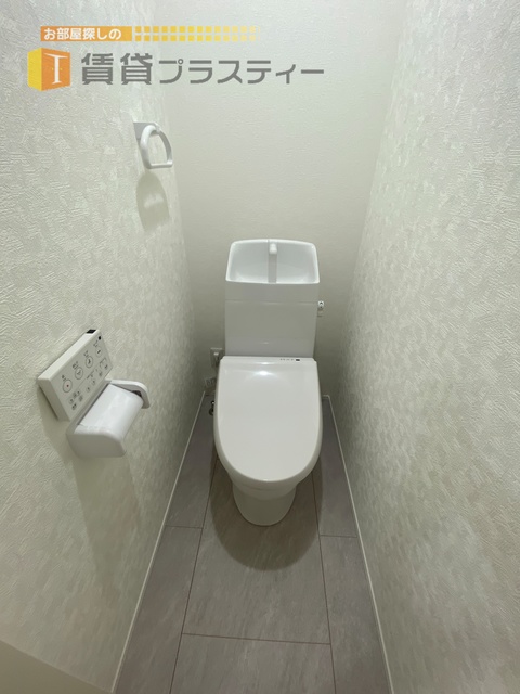 トイレ　ウォシュレット付きです。