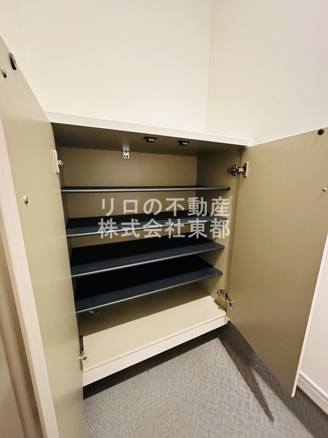 玄関　下駄箱付なので、玄関はいつでもスッキリ片付きますね☆