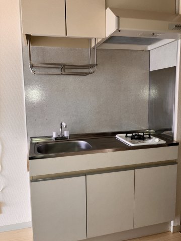 ファイブツリータウン大内E棟のキッチン写真