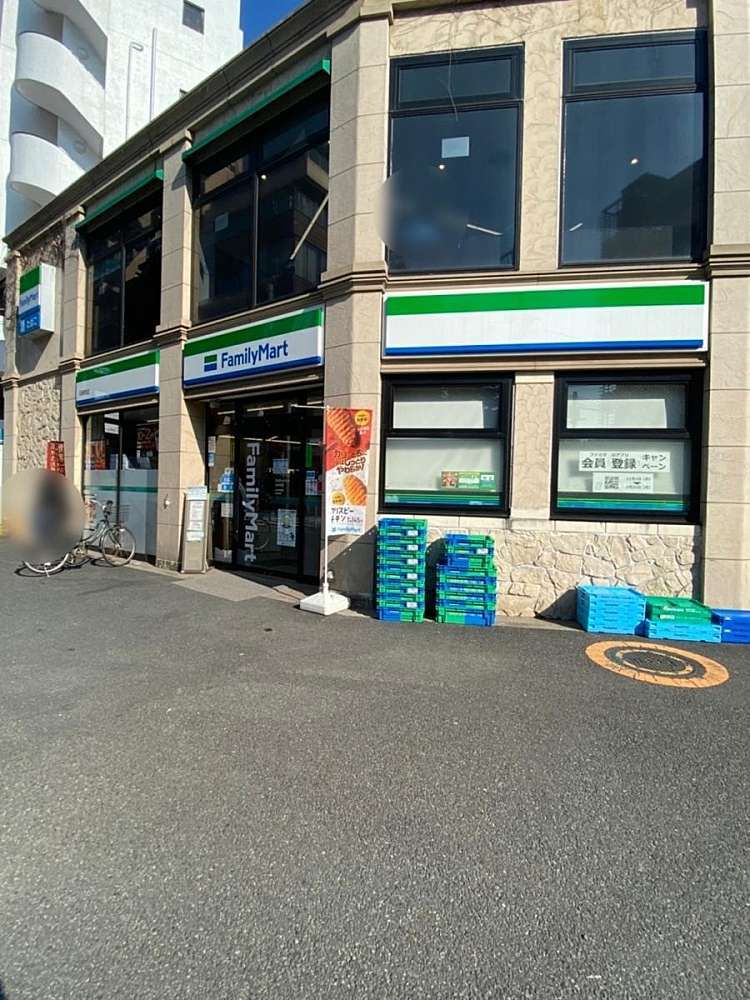 コンビニ　ファミリーマート 元麻布店（コンビニ）まで129m