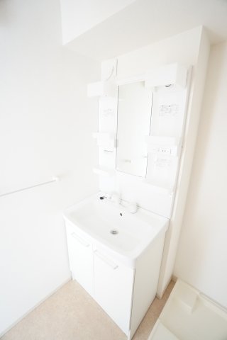 洗面設備　※同物件・同タイプの写真です。