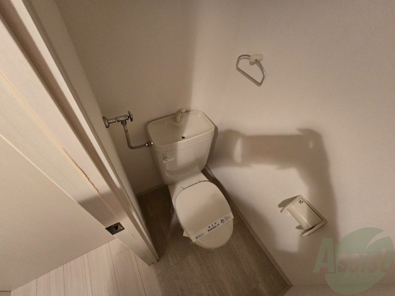 トイレ　こちらはトイレです。清潔感があり、安心して使用できます。