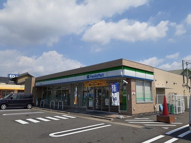 コンビニ　ファミリーマート（コンビニ）まで1000m