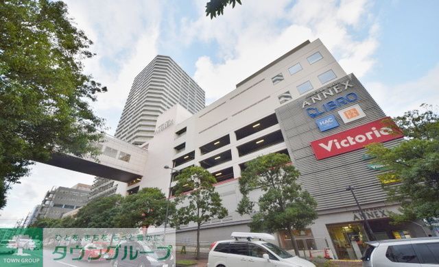 ショッピングセンター　AUROLA MALL ANNEX（ショッピングセンター）まで740m