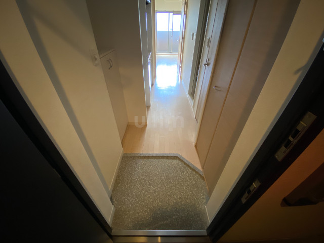 玄関　違うお部屋の写真です。ご参考までに
