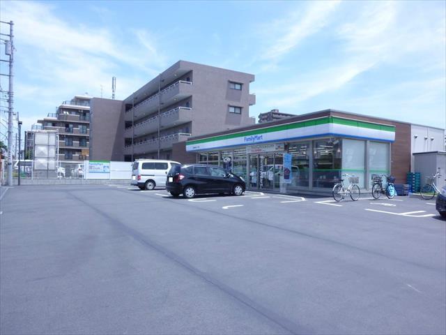 コンビニ　ファミリーマート（コンビニ）まで1021m