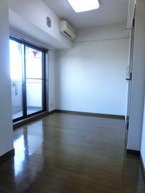居室・リビング　★約６帖の居室★