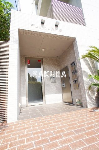 エントランス　お洒落な建物デザイン♪