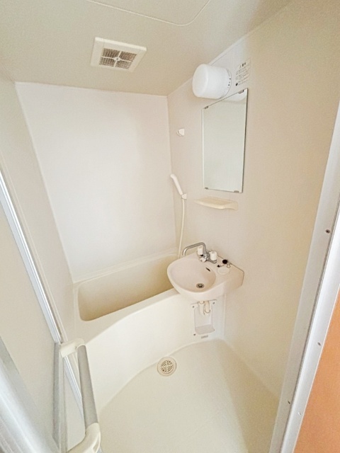 バス・シャワールーム　別部屋参考写真