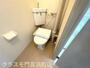 トイレ　(参考)同マンション同間取り他部屋の写真