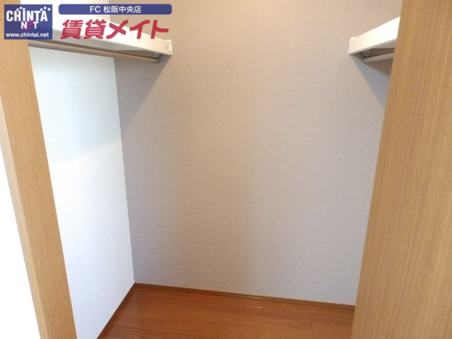 収納　同型タイプ参考写真