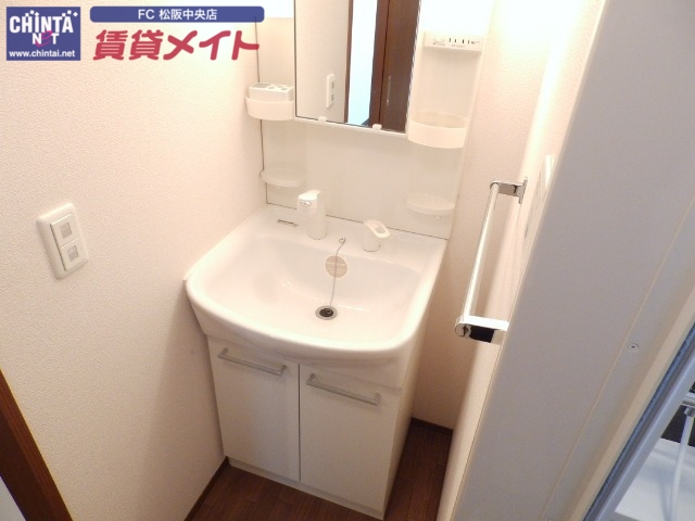 洗面設備　同型タイプ参考写真