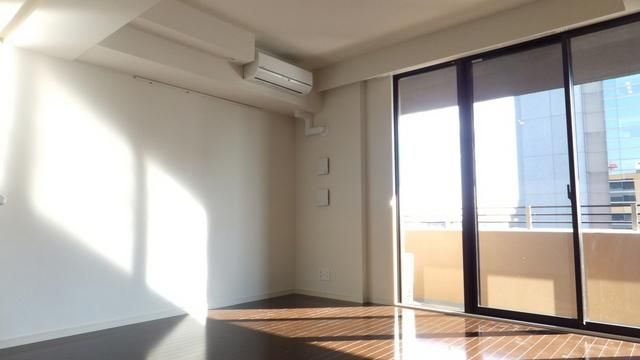 その他部屋・スペース　明るいリビングスペース