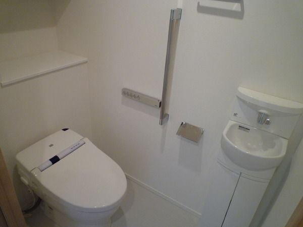 トイレ　トイレもきれいです