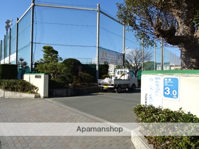 中学校　新津中学校（中学校）まで760m