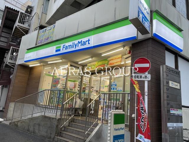 コンビニ　ファミリーマート 新宿山吹町店（コンビニ）まで202m