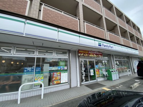 コンビニ　ファミリーマート 奈良法蓮店（コンビニ）まで482m