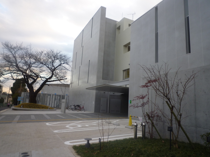 中学校　杉並区立井草中学校（中学校）まで203m