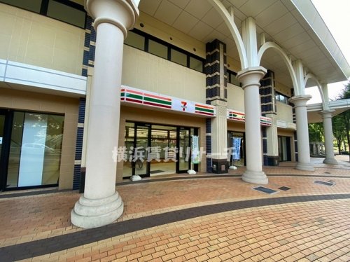 コンビニ　セブンイレブン横浜平沼橋駅前店（コンビニ）まで895m